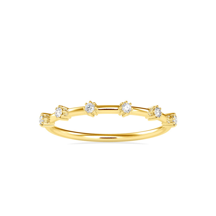round cut prong diamond ring in yellow gold